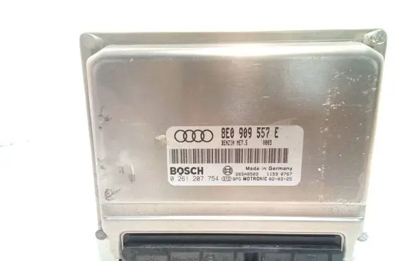 Audi A4 S4 B6 8E 8H Engine control unit/module 8E0909557E 0261207754