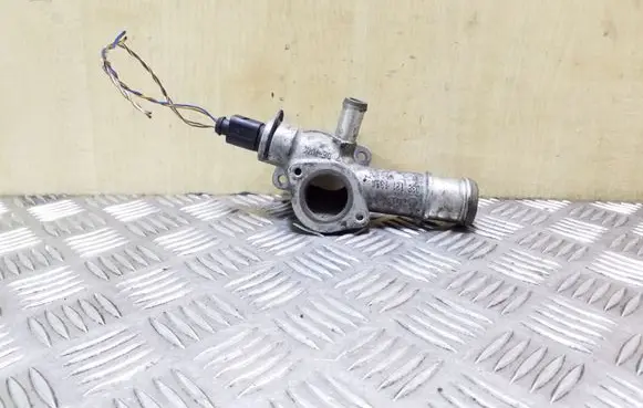 Audi A4 S4 B6 8E 8H Engine coolant pipe/hose 038121133A