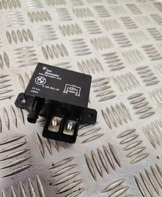 BMW 5 F10 F11 Coolant fan relay 9198302