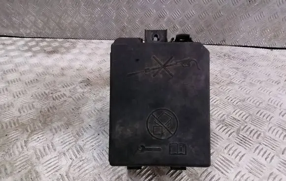 Opel Corsa E Fuse box set 95941608 3B0R10105