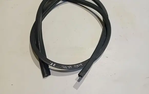 Toyota Yaris Rear door rubber seal (on body) 