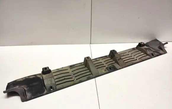 Front bumper lip