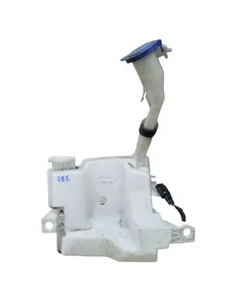 Ford Focus Windshield washer fluid reservoir/tank BV6117B613CA
