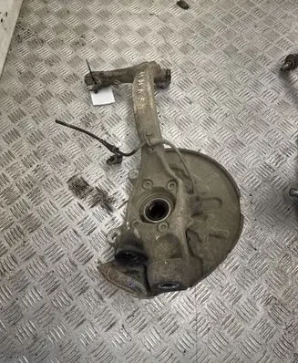Audi A4 S4 B6 8E 8H Front wheel hub