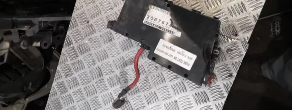 Volvo S40 Fuse module 8688039