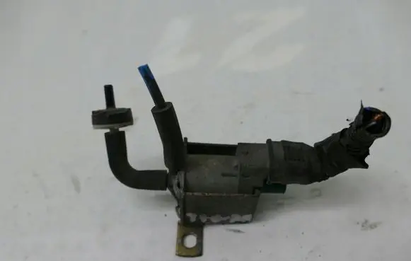 Opel Tigra A Vacuum valve 72097516