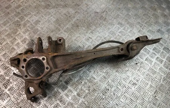 Rear wheel hub
