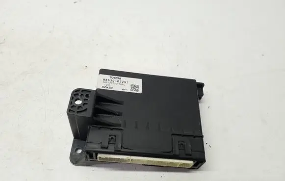 Toyota Avensis T270 Other control units/modules 8865005251 MB1777001850