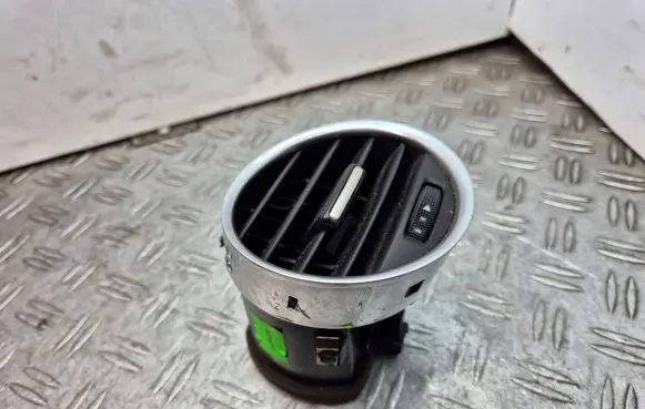 Dash center air vent grill