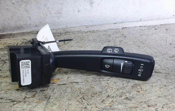 Volvo V70 Wiper control stalk 31275360