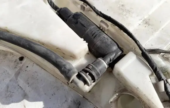 BMW 5 GT F07 Headlight washer pump 67127217792 7217792