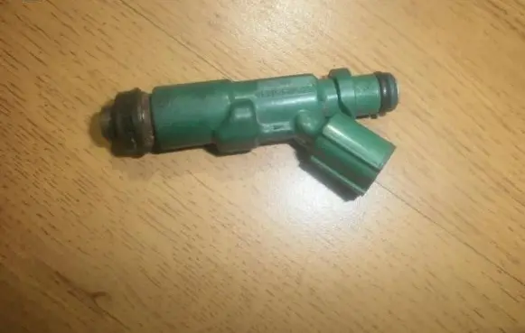 Toyota Prius (XW20) Fuel injector 2325021020