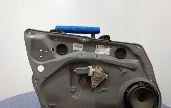 Mercedes-Benz B W245 Front door window regulator with motor A1697202979