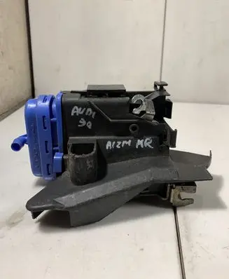 Audi A4 S4 B5 8D Rear door lock 8D0839015A