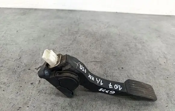 Peugeot 107 Accelerator throttle pedal