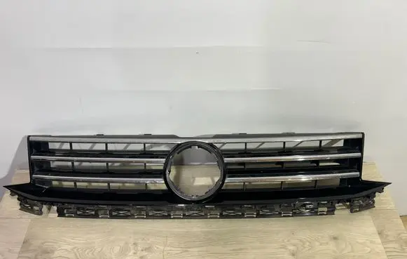 Volkswagen Caddy Front bumper upper radiator grill 2K5853653A