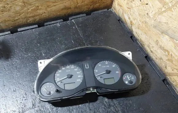 Ford Galaxy Speedometer (instrument cluster) 7M1919882L 95VW10849ABH