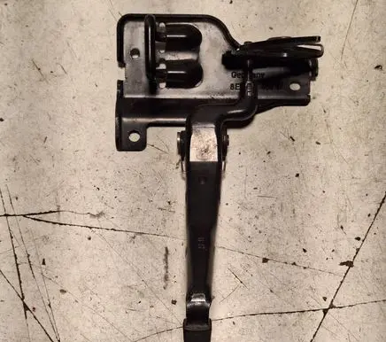 Engine bonnet/hood lock/catch