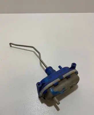 Audi 80 90 S2 B4 Central locking vacuum pump 4A9862153