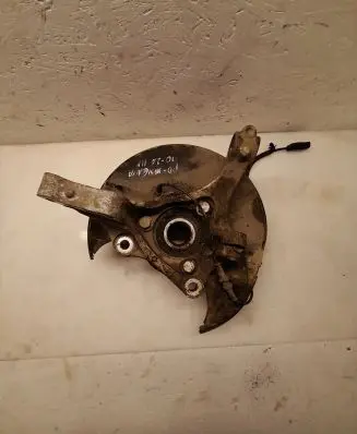 Opel Insignia A Front wheel hub spindle knuckle
