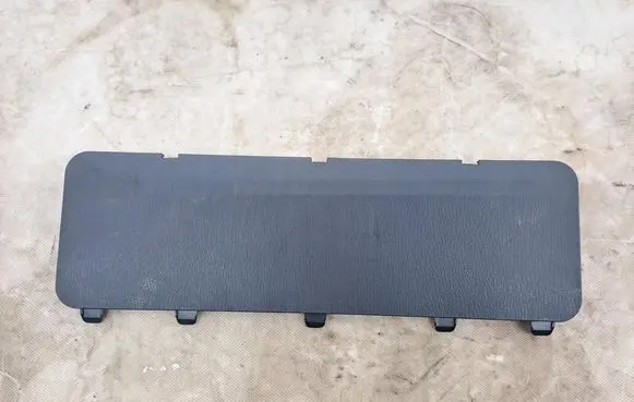 Renault Captur Tailgate emergency lock open trim D10E68893