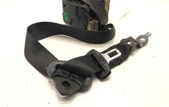 Skoda Fabia Mk1 (6Y) Front seatbelt 6Y0857701A