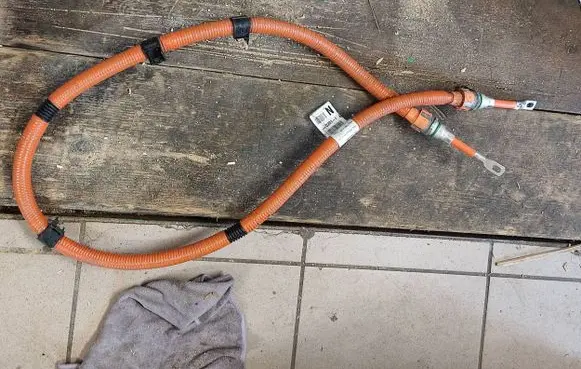 Mitsubishi Outlander Electric car charging cable 654560929 520191008