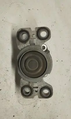 Engine mount bracket