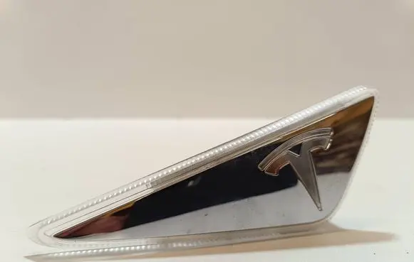 Tesla Model S Front fender indicator light 600770600C 20122018