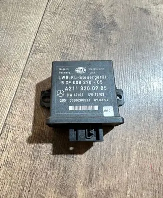 Mercedes-Benz E W211 Light module LCM A2118200985 5DF00827805 0000280521