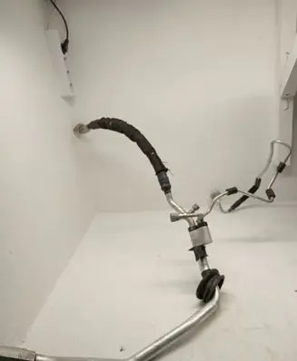 Porsche Macan (95B) Air conditioning (A/C) pipe/hose 95B816743