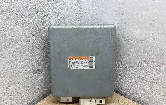 Toyota Avensis T270 Power steering control unit/module 8965005070 1129002493 6900001683