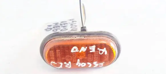 Renault Megane I Front fender indicator light 7700847333