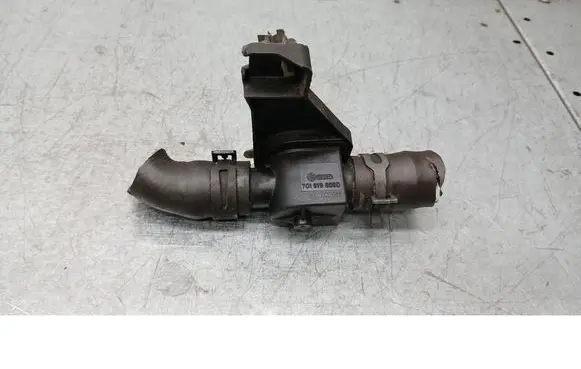 Volkswagen Transporter - Caravelle T4 Coolant heater control valve 701819809D