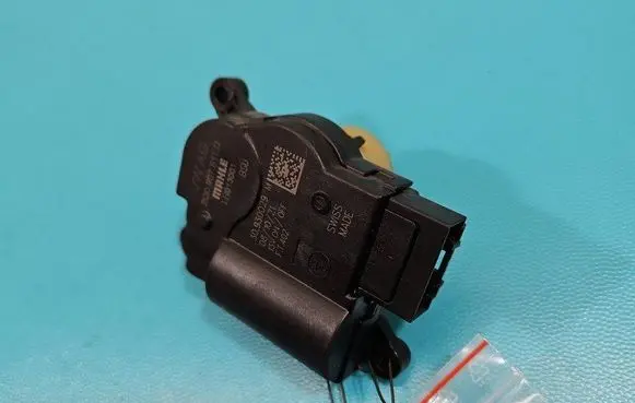 Seat Ibiza V (KJ) A/C air flow flap actuator/motor 2Q0907511D IMPRK1454302