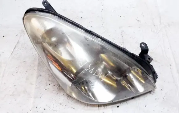 Toyota Corolla Verso AR10 Headlight/headlamp 7357230400