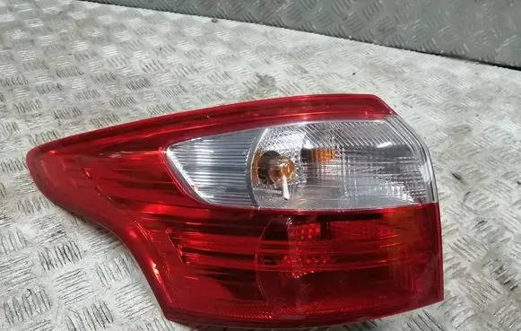 Ford Focus Rear/tail lights BM5113405HF