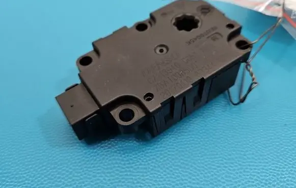 Audi Q7 4M A/C air flow flap actuator/motor CZ1139400051 IMPRK1566587