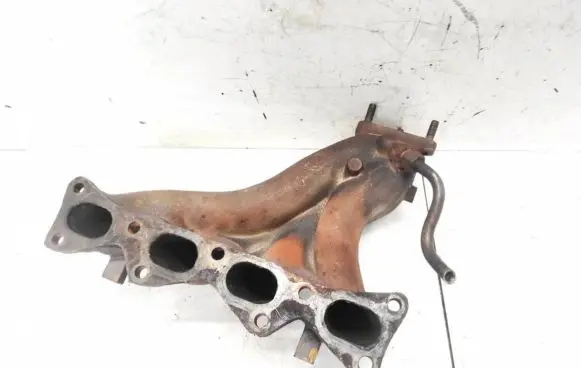 KIA Clarus Exhaust manifold