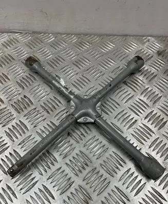 Mercedes-Benz C W204 Hub lock 
