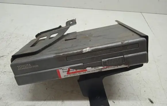 Toyota Corolla Verso AR10 CD/DVD changer 0866200870