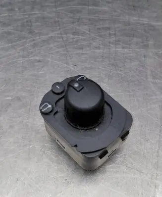 Audi A4 S4 B7 8E 8H Wing mirror switch 8E0959565