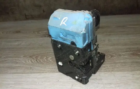 Volvo S80 Front door lock 9141701