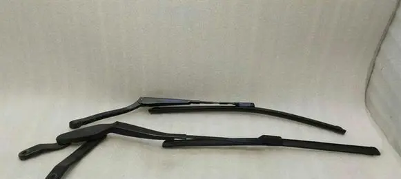 Mercedes-Benz E W212 Windshield/front glass wiper blade A2128201844