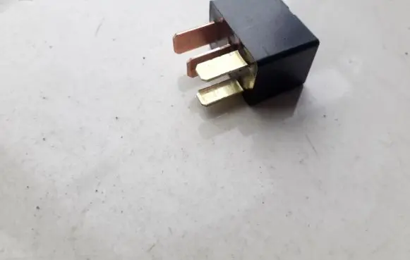 Mitsubishi Outlander Other relay MR588567