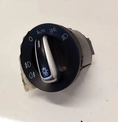 Volkswagen PASSAT B7 Light switch 