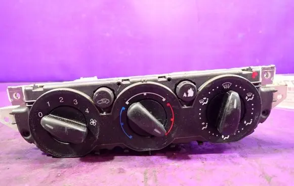 Ford Focus C-MAX Climate control unit 