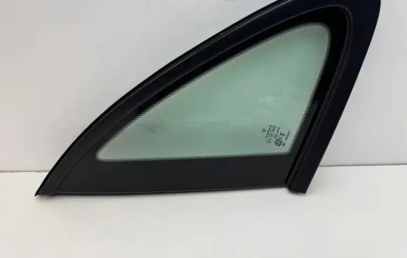 Porsche Macan (95B) Rear side window 95B845297