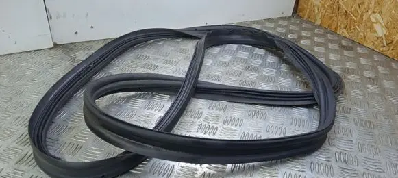 Mercedes-Benz E W213 Trunk rubber seal (body) A2137400078