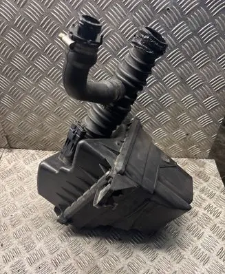 Ford Focus C-MAX Air filter box